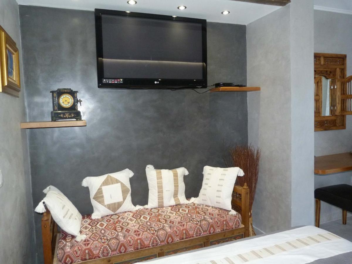 Les Bambous B&B Levens ภายนอก รูปภาพ