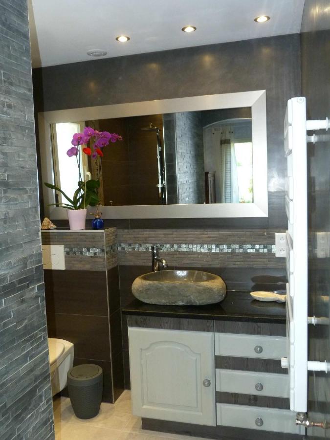 Les Bambous B&B Levens ภายนอก รูปภาพ