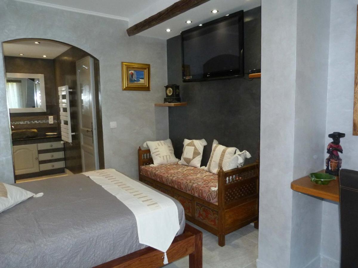 Les Bambous B&B Levens ภายนอก รูปภาพ