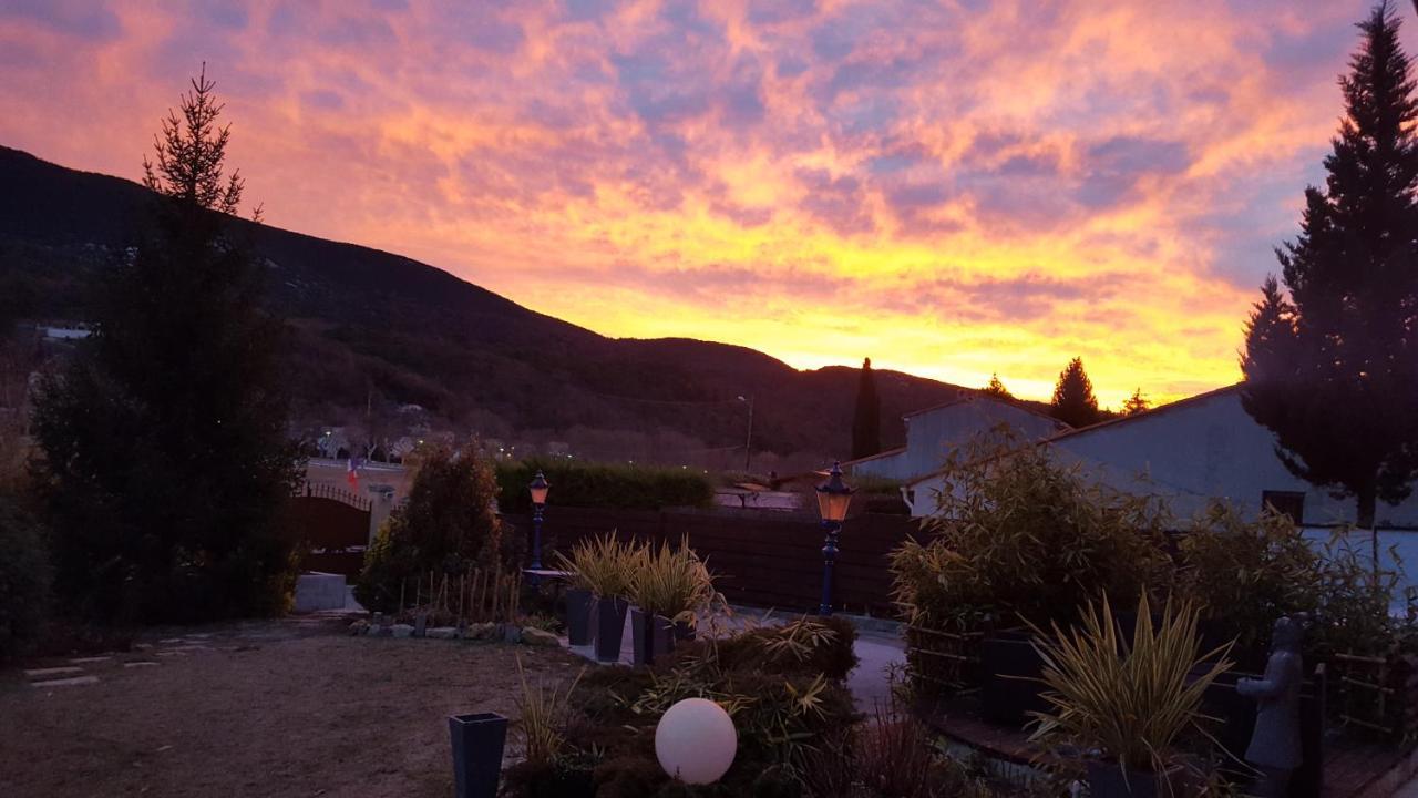 Les Bambous B&B Levens ภายนอก รูปภาพ