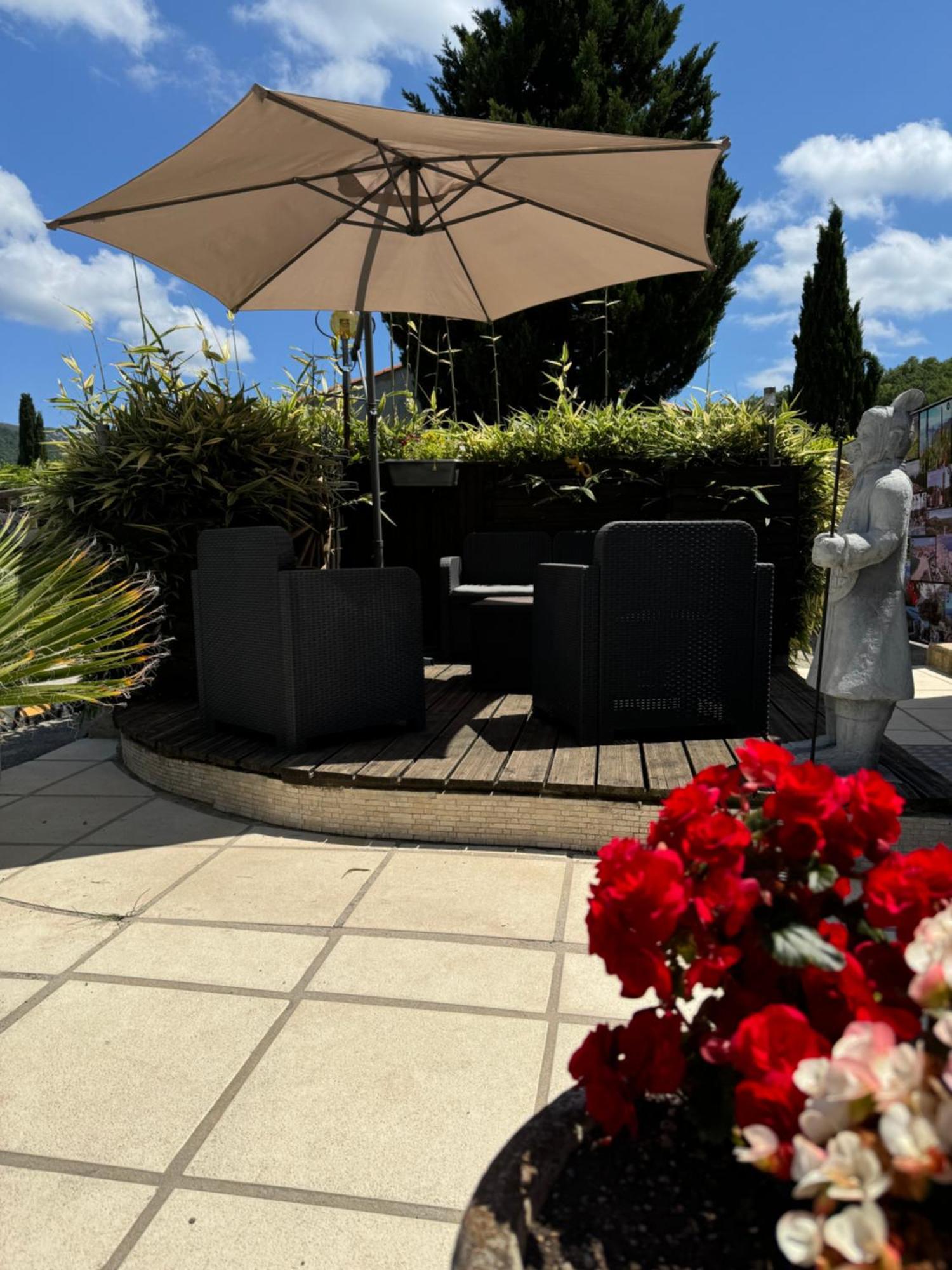 Les Bambous B&B Levens ภายนอก รูปภาพ