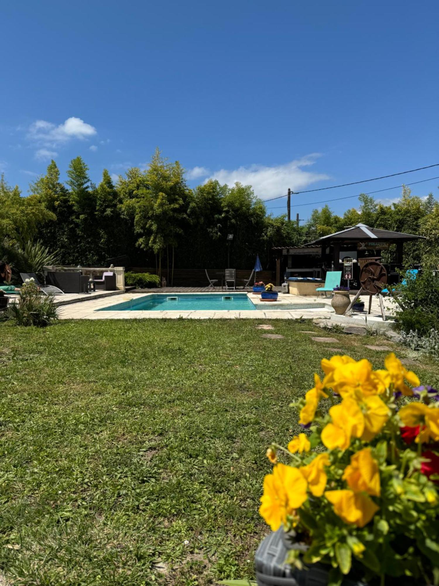 Les Bambous B&B Levens ภายนอก รูปภาพ