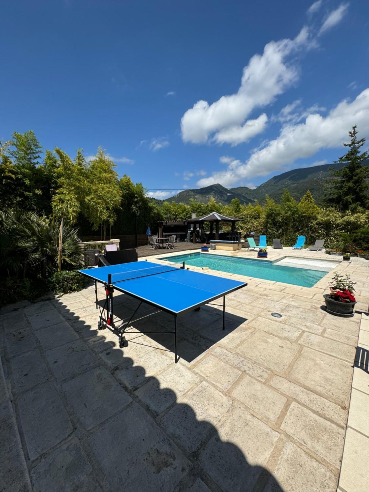 Les Bambous B&B Levens ภายนอก รูปภาพ